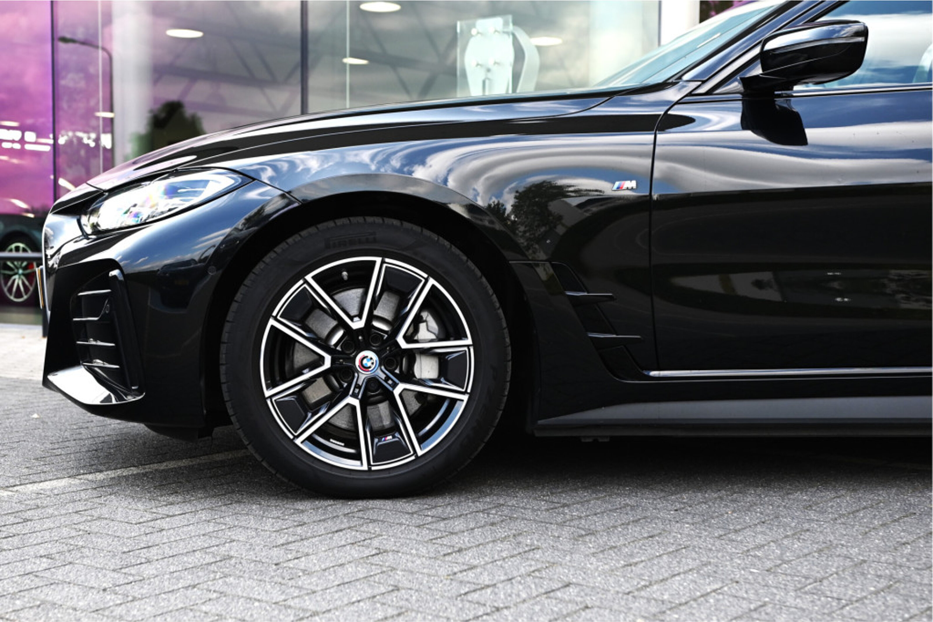 BMW i4 6