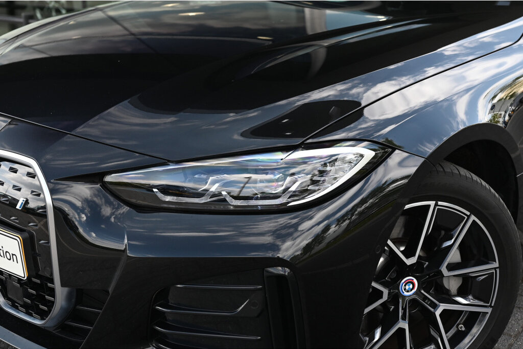 BMW i4 10