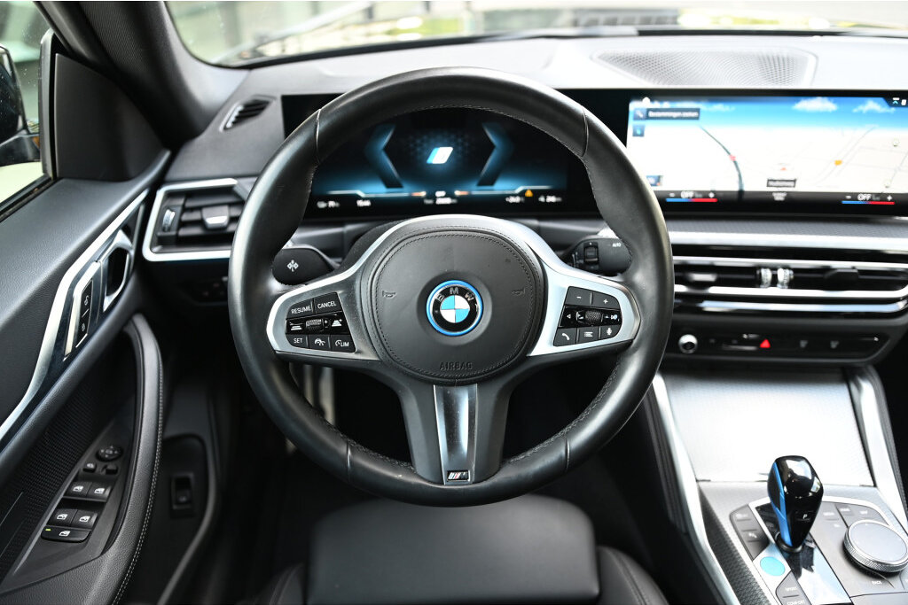 BMW i4 13