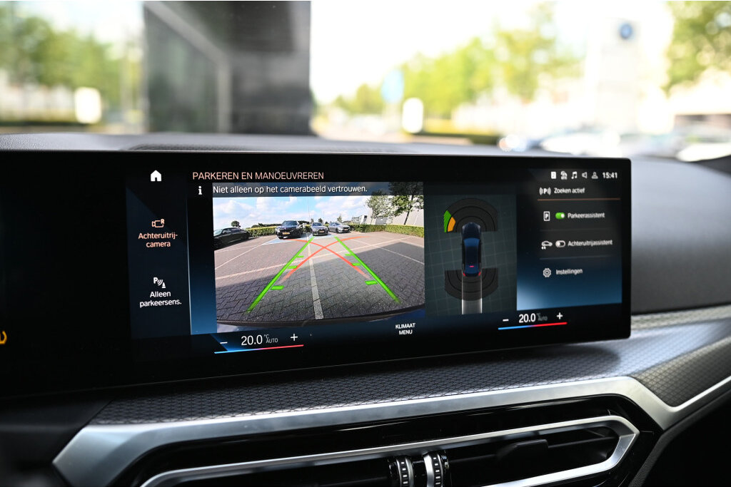 BMW i4 16
