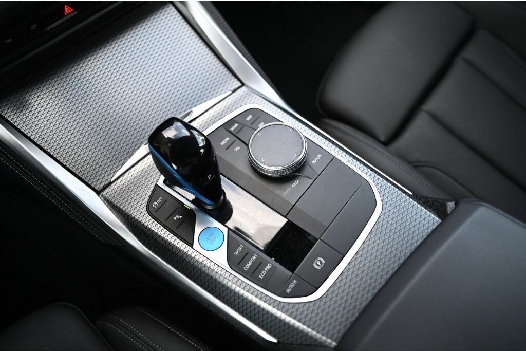 BMW i4 17