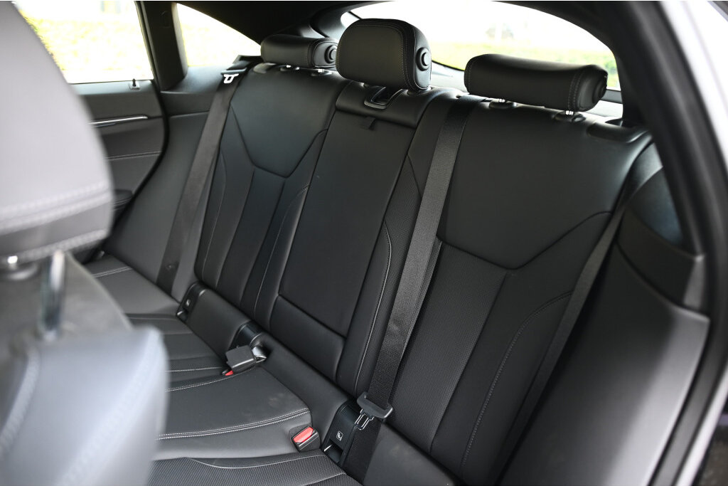 BMW i4 23