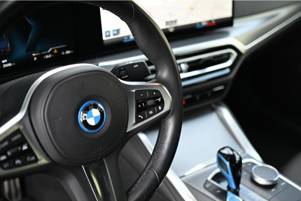 BMW i4 24