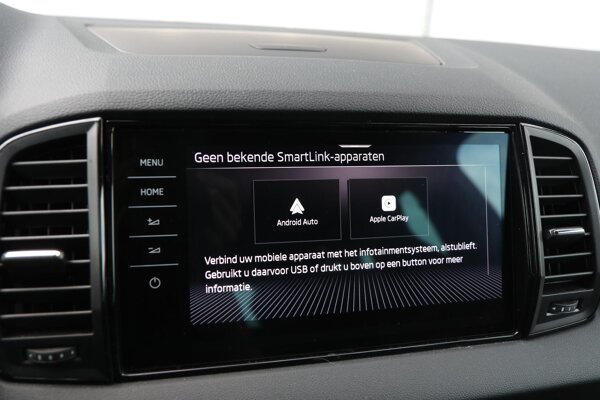 Apple Carplay/Android Auto Apple Carplay/Android Auto