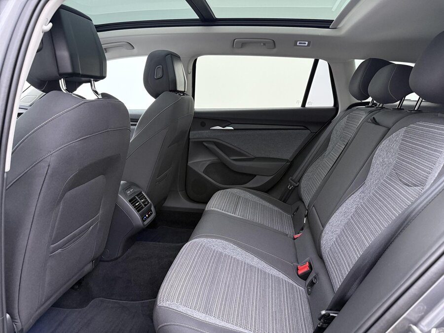 Škoda Superb Combi 1.5 TSI First Edition