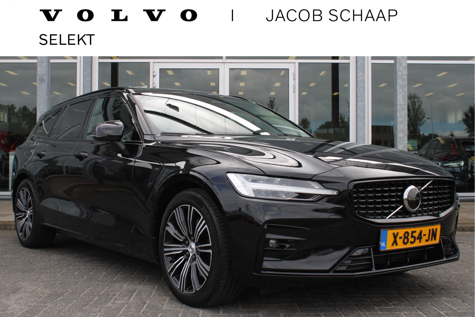 Volvo V60 B4 198PK Automaat Plus Dark