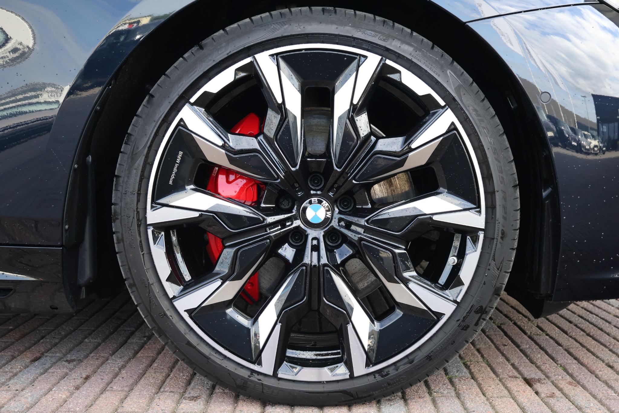 BMW i5