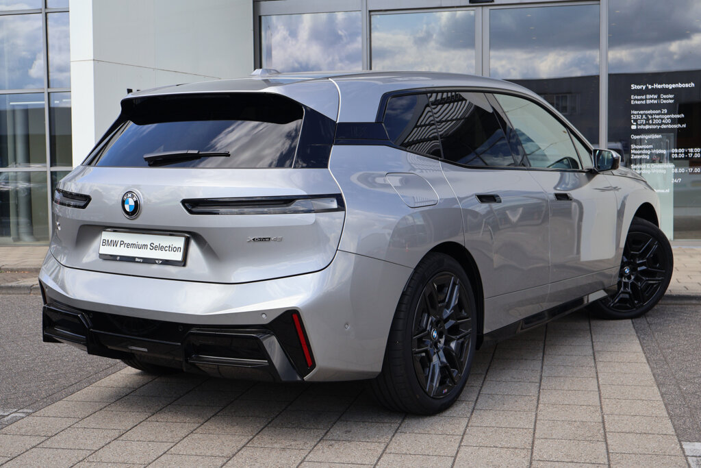 BMW iX 9