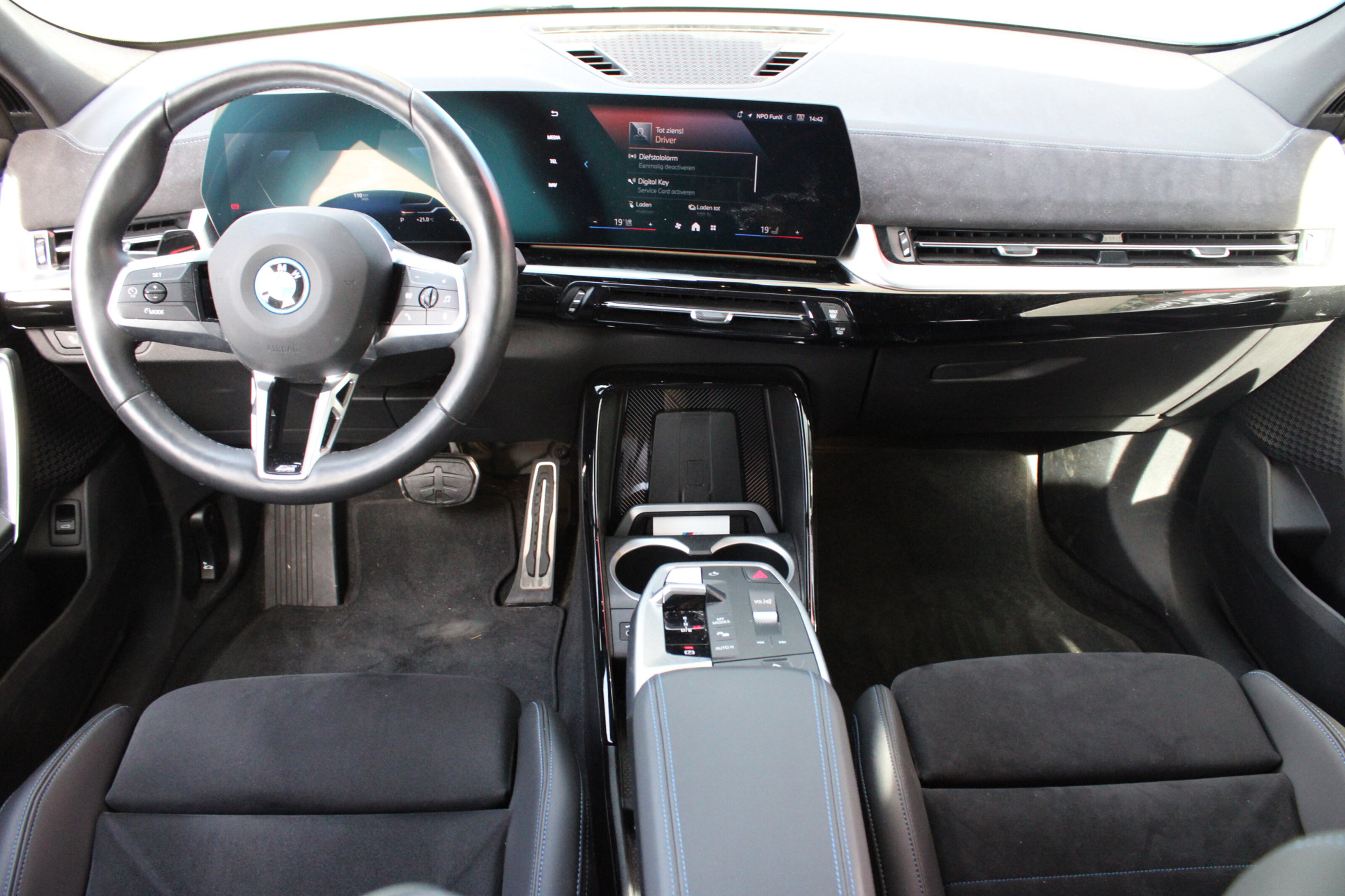 BMW iX2 xDrive30 M Sport