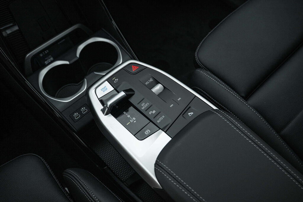 BMW iX1 12