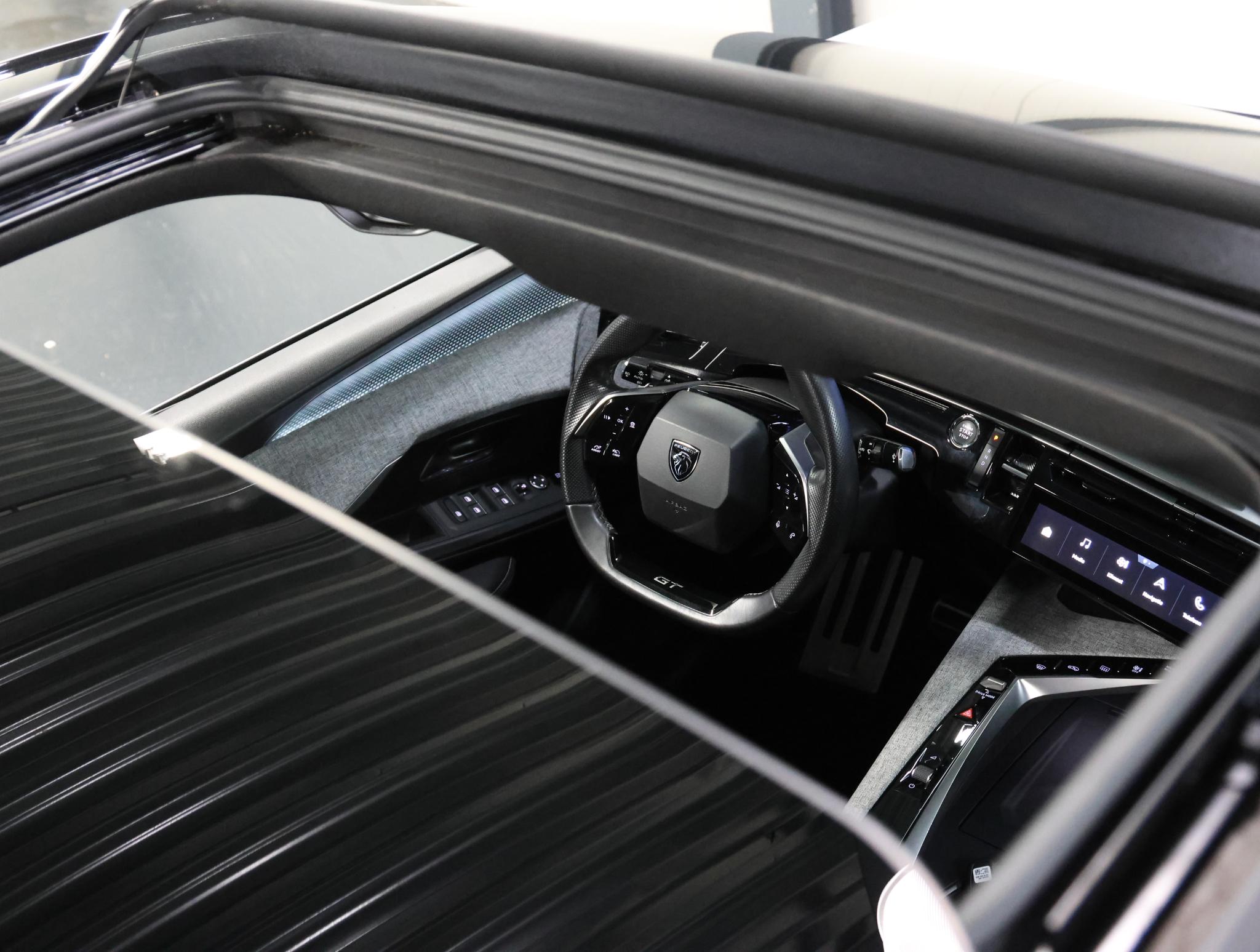 Peugeot e-3008