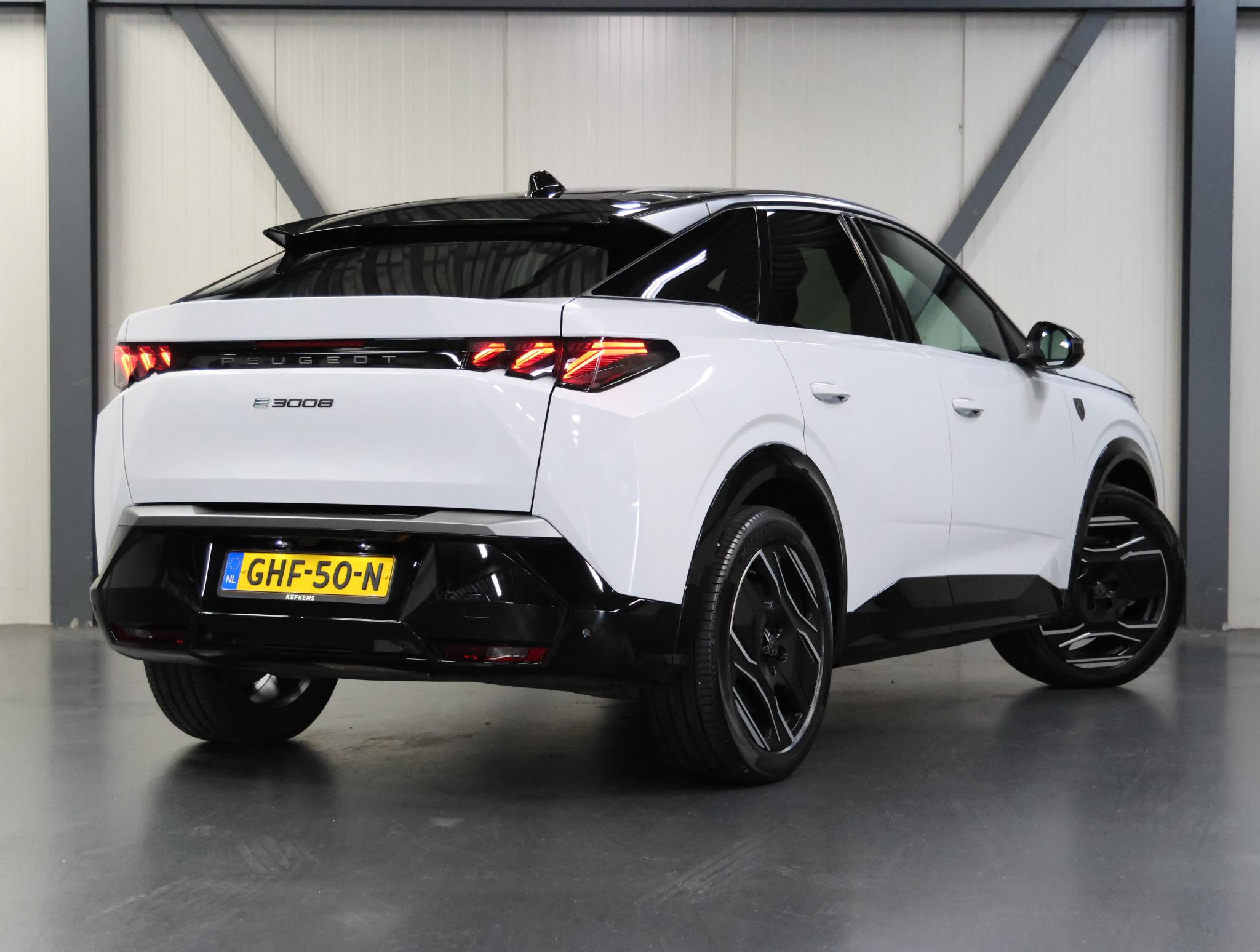 Peugeot e-3008
