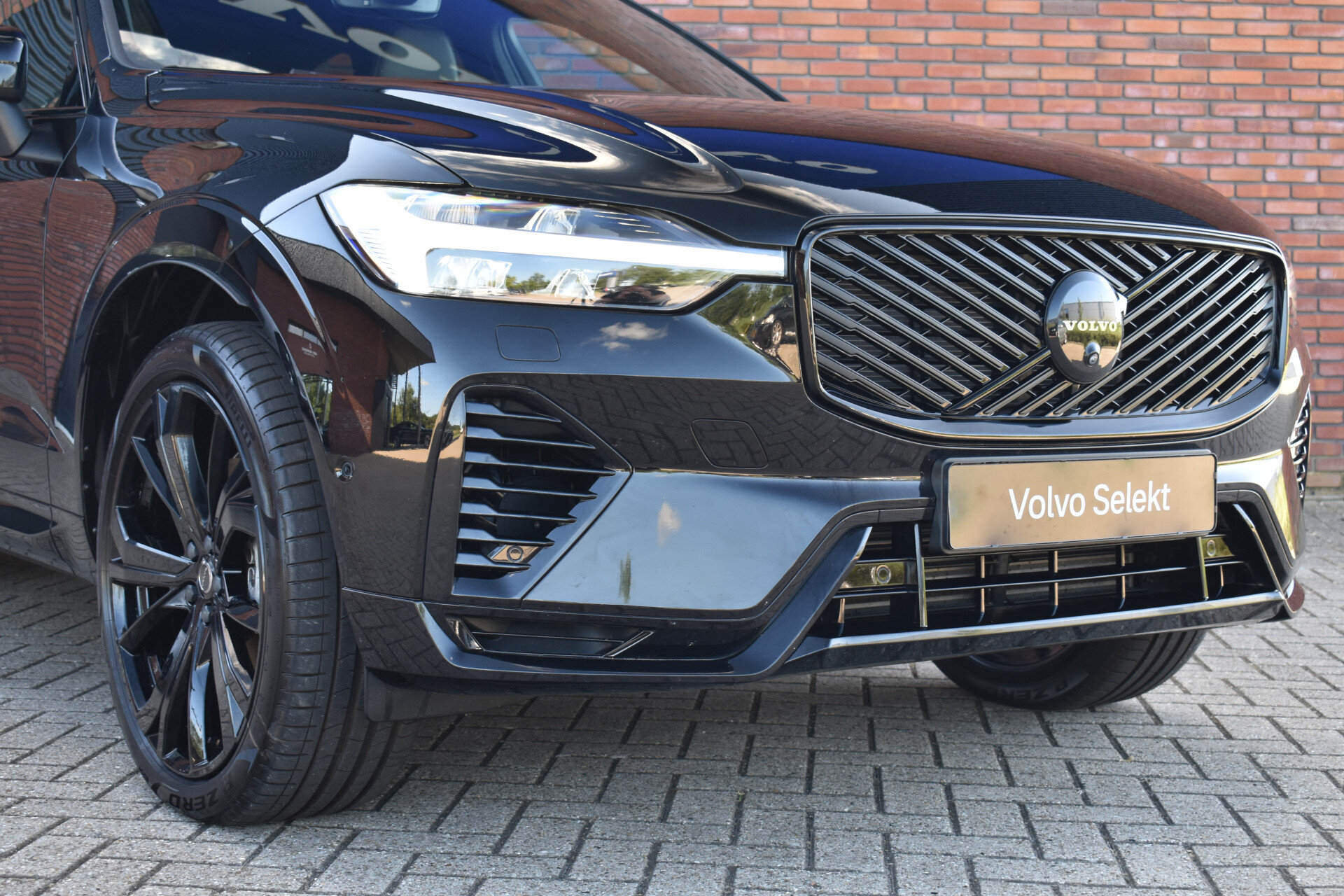 Volvo XC60 T6 350PK Plug-in hybrid AWD Plus Black Edition - Afbeelding 2