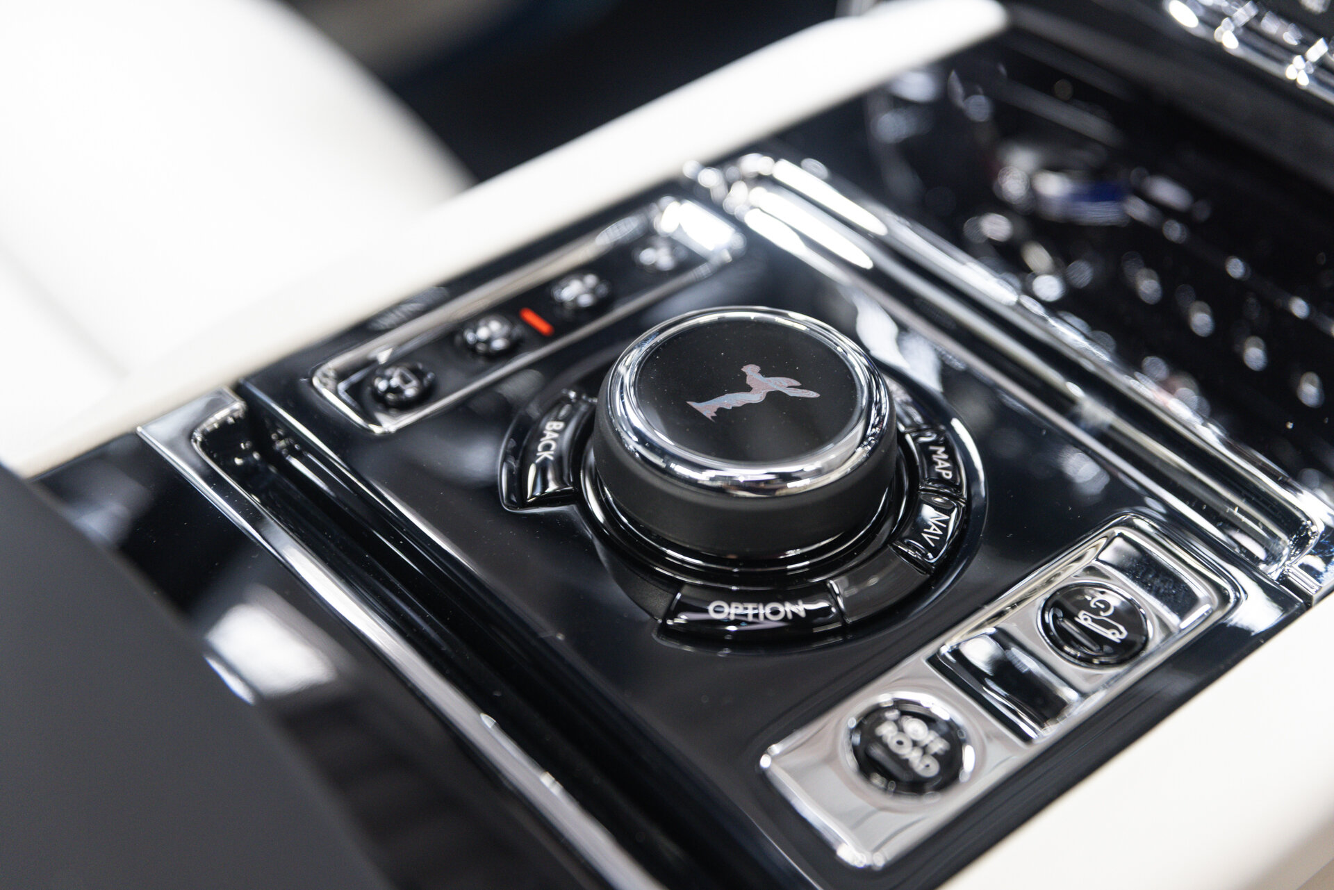 Rolls-Royce Cullinan - foto 31