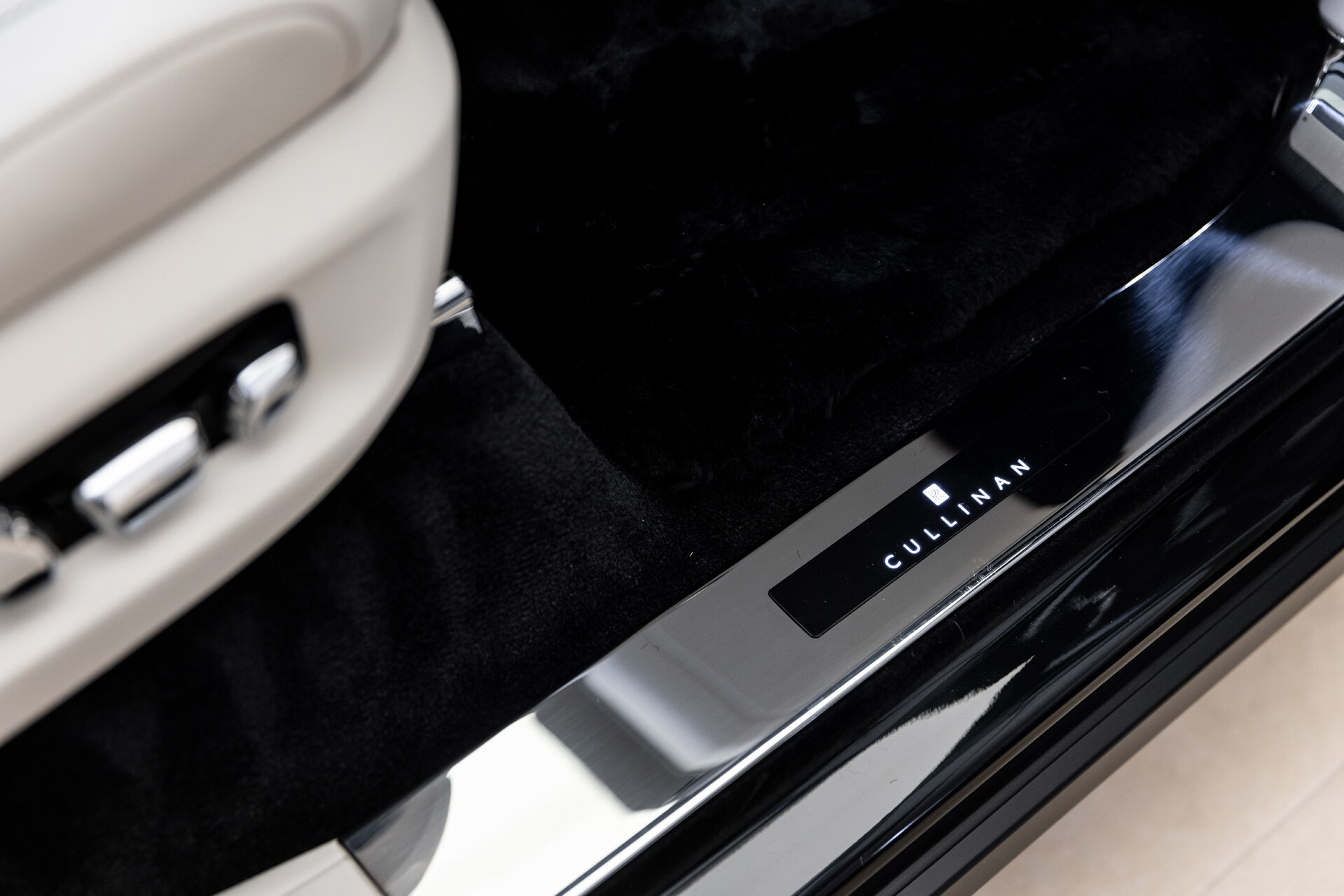 Rolls-Royce Cullinan - foto 20