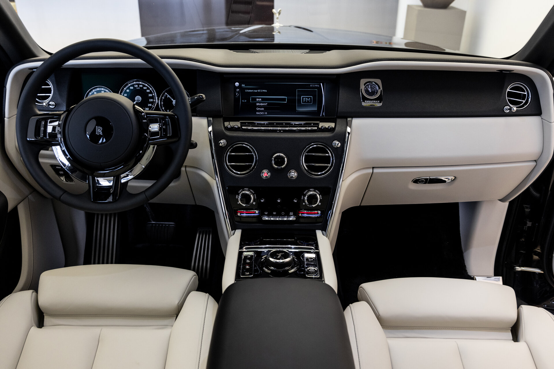 Rolls-Royce Cullinan - foto 23