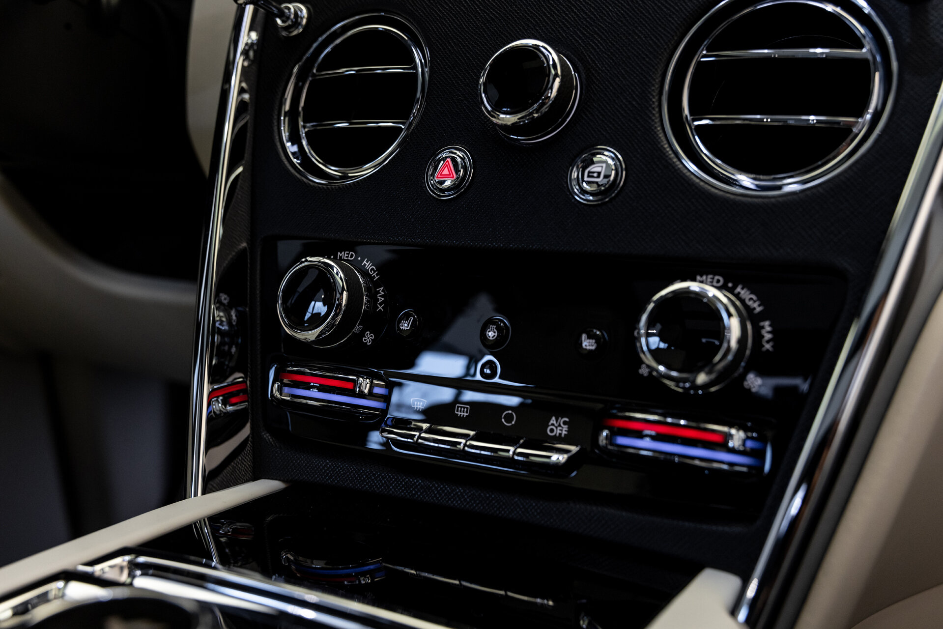 Rolls-Royce Cullinan - foto 24
