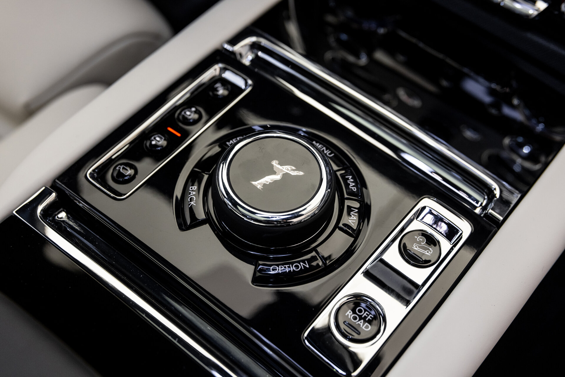 Rolls-Royce Cullinan - foto 27