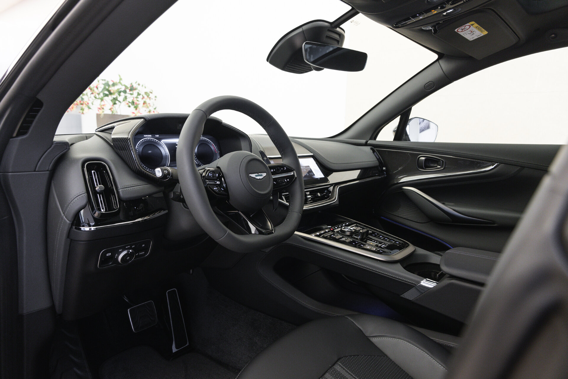 Aston Martin DBX - foto 7