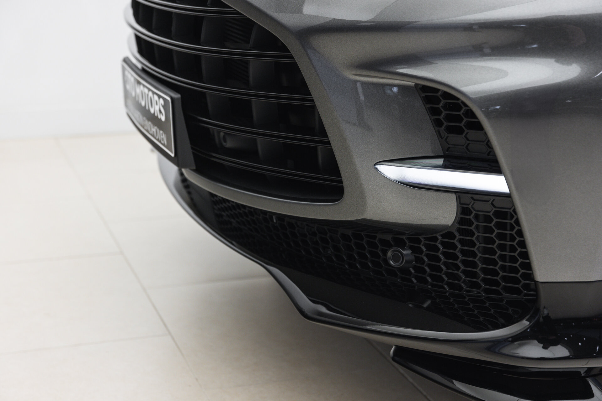 Aston Martin DBX - foto 16