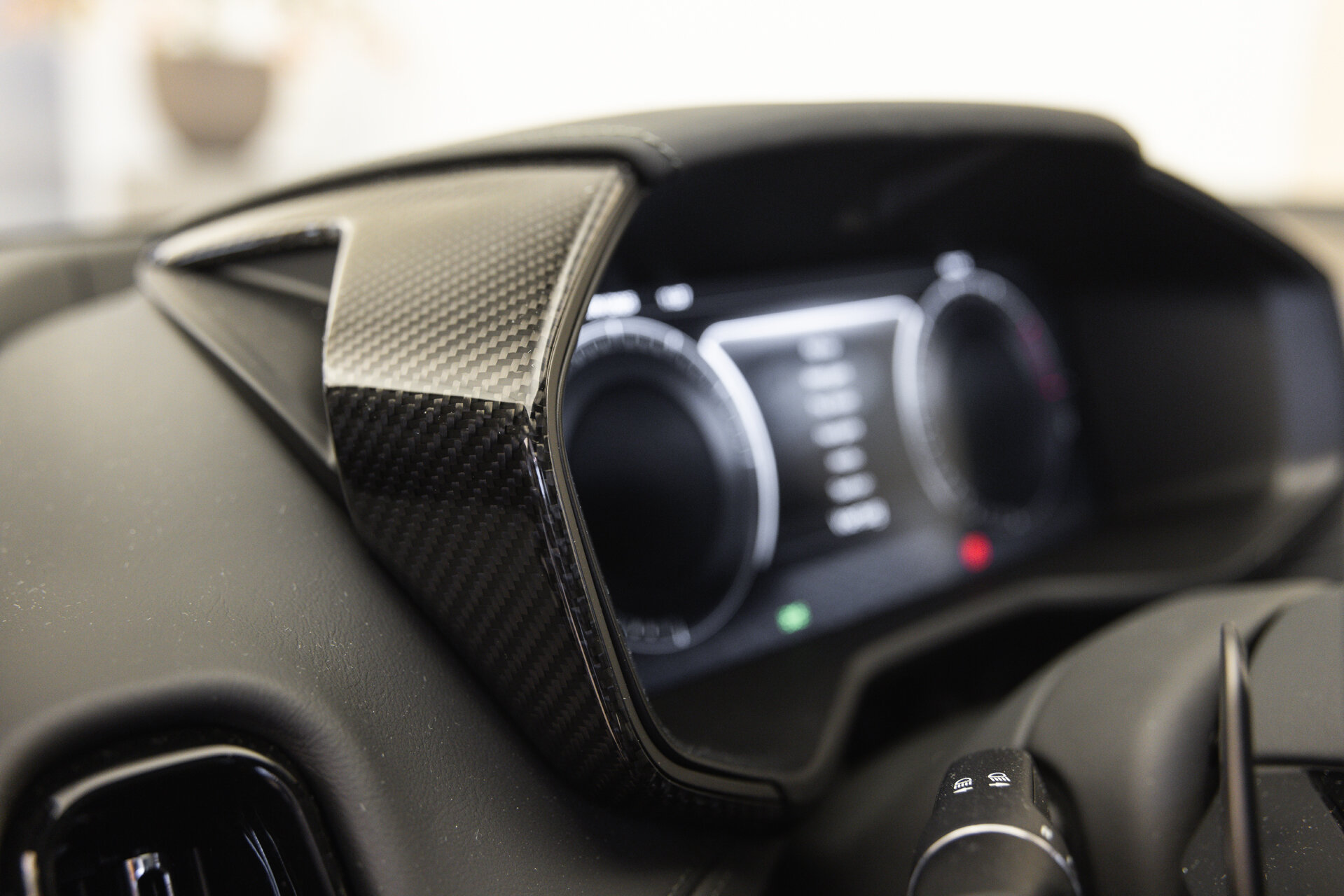 Aston Martin DBX - foto 18