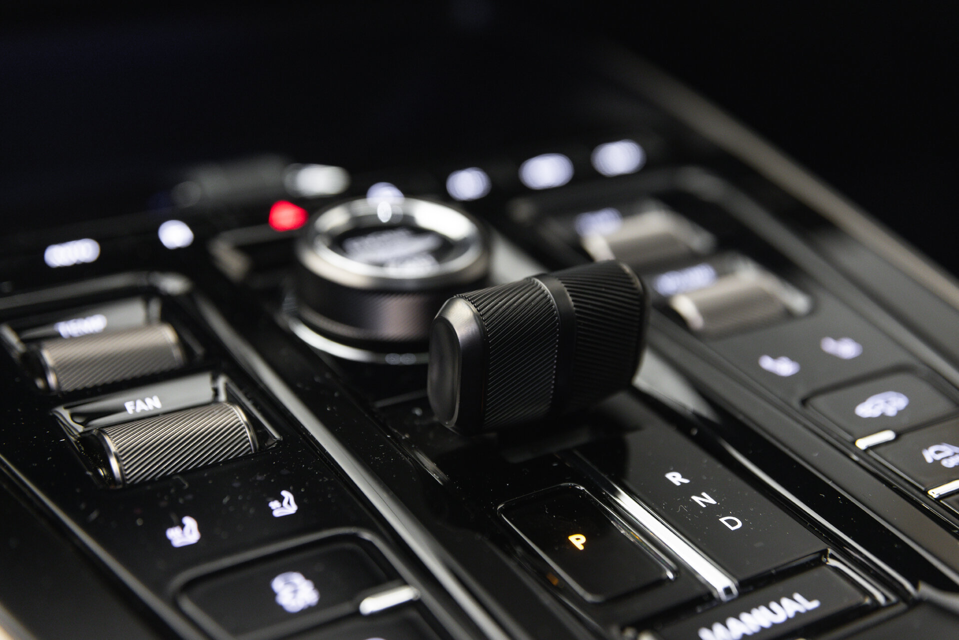 Aston Martin DBX - foto 21