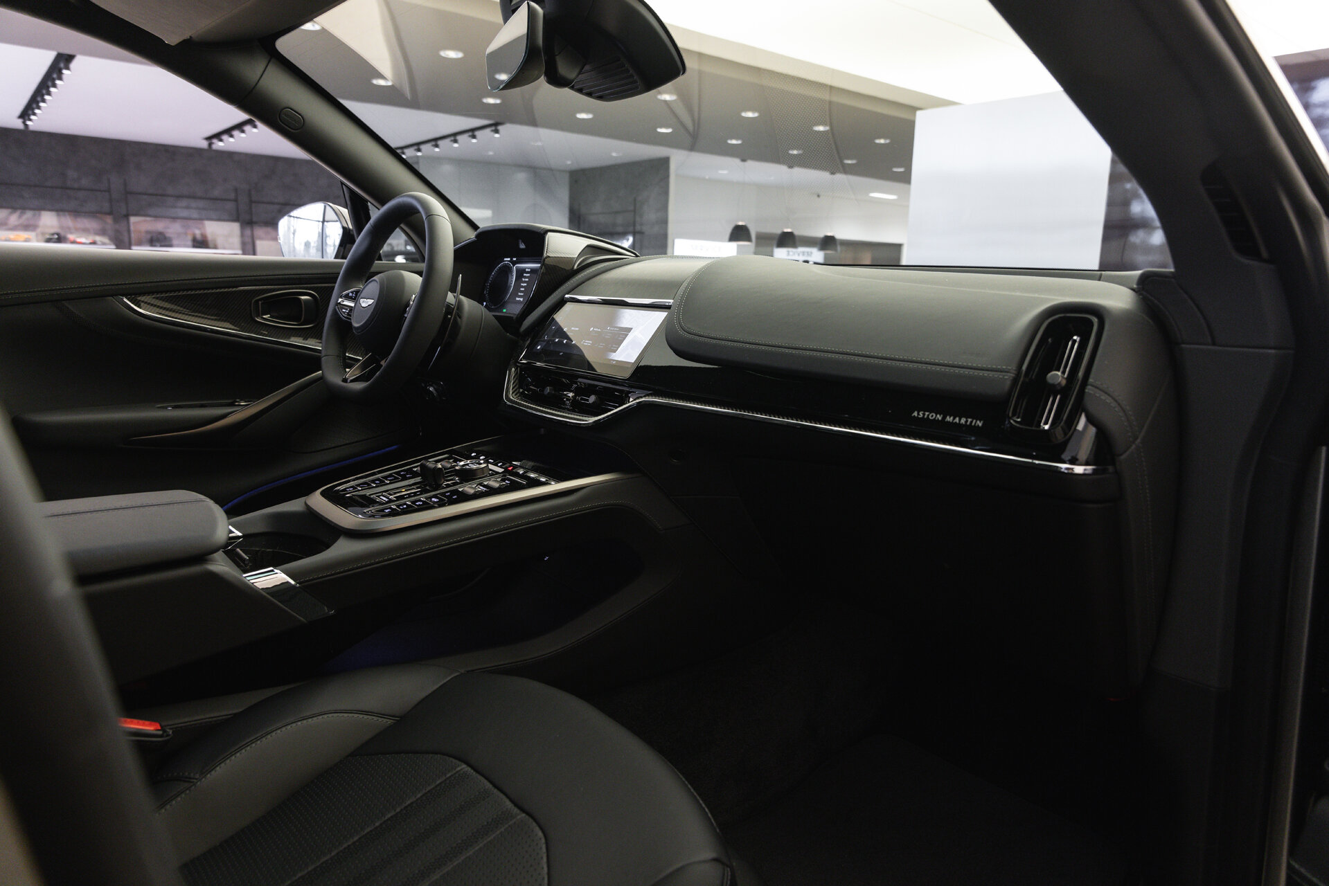 Aston Martin DBX - foto 24