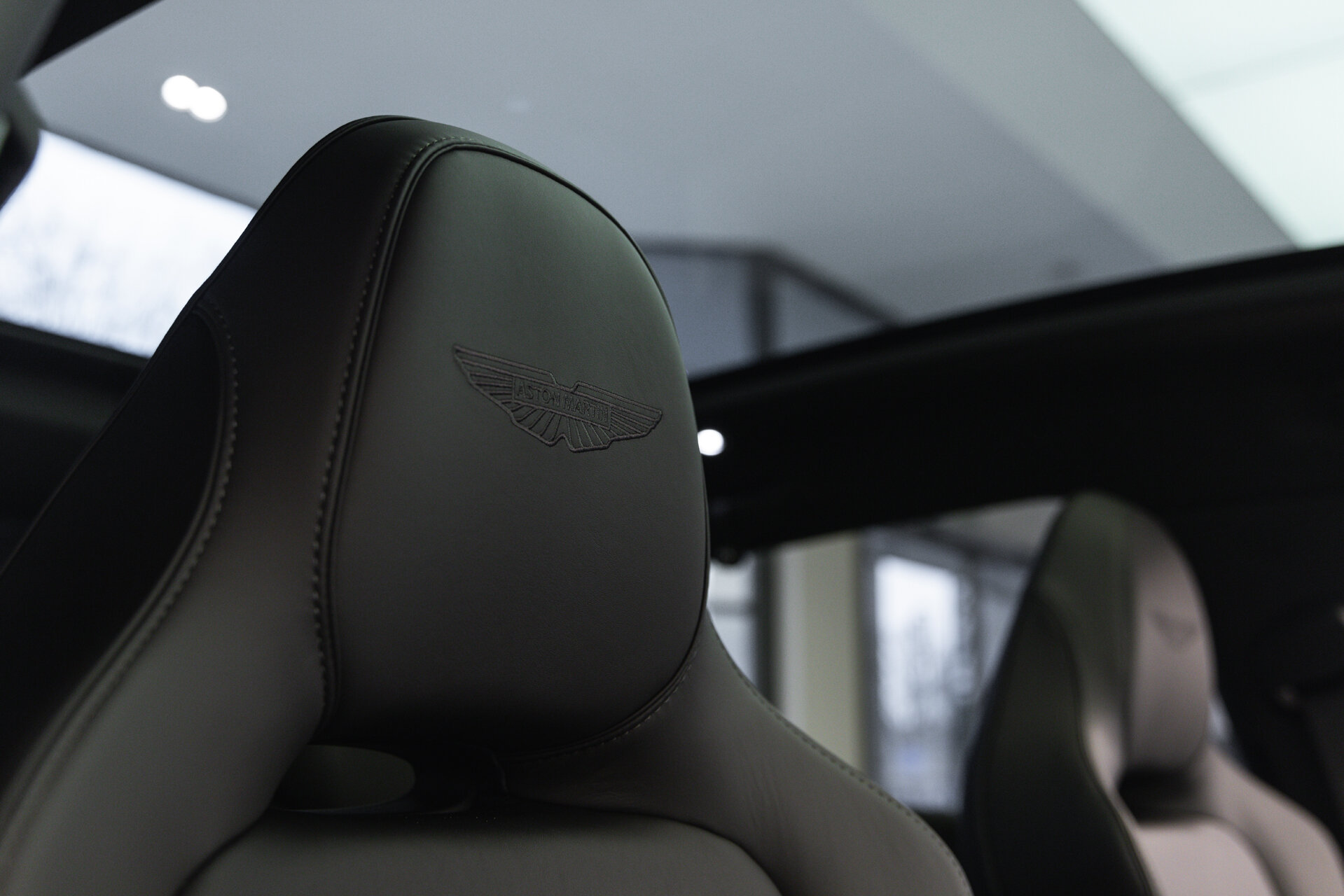 Aston Martin DBX - foto 26