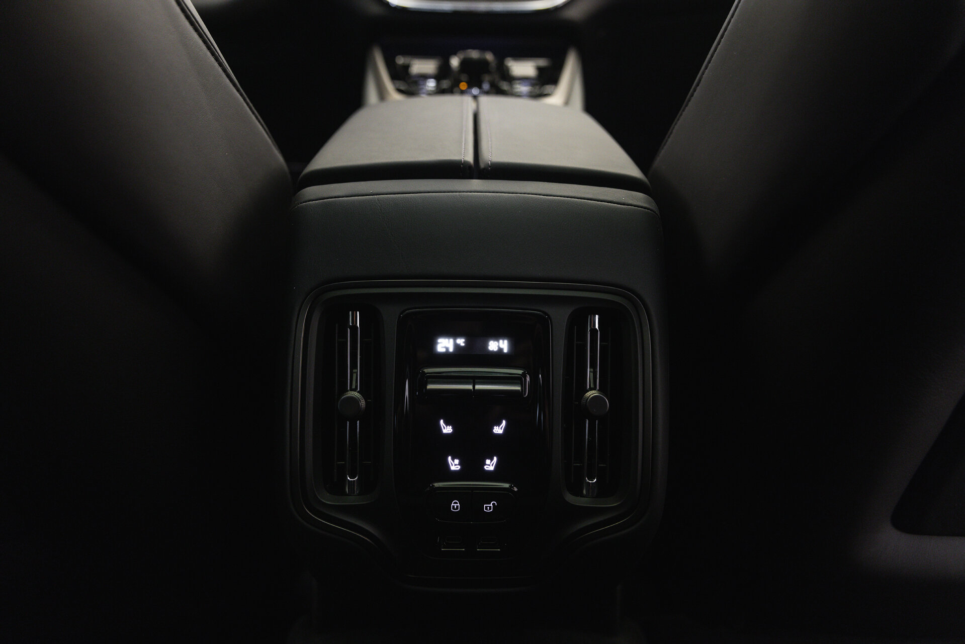 Aston Martin DBX - foto 27