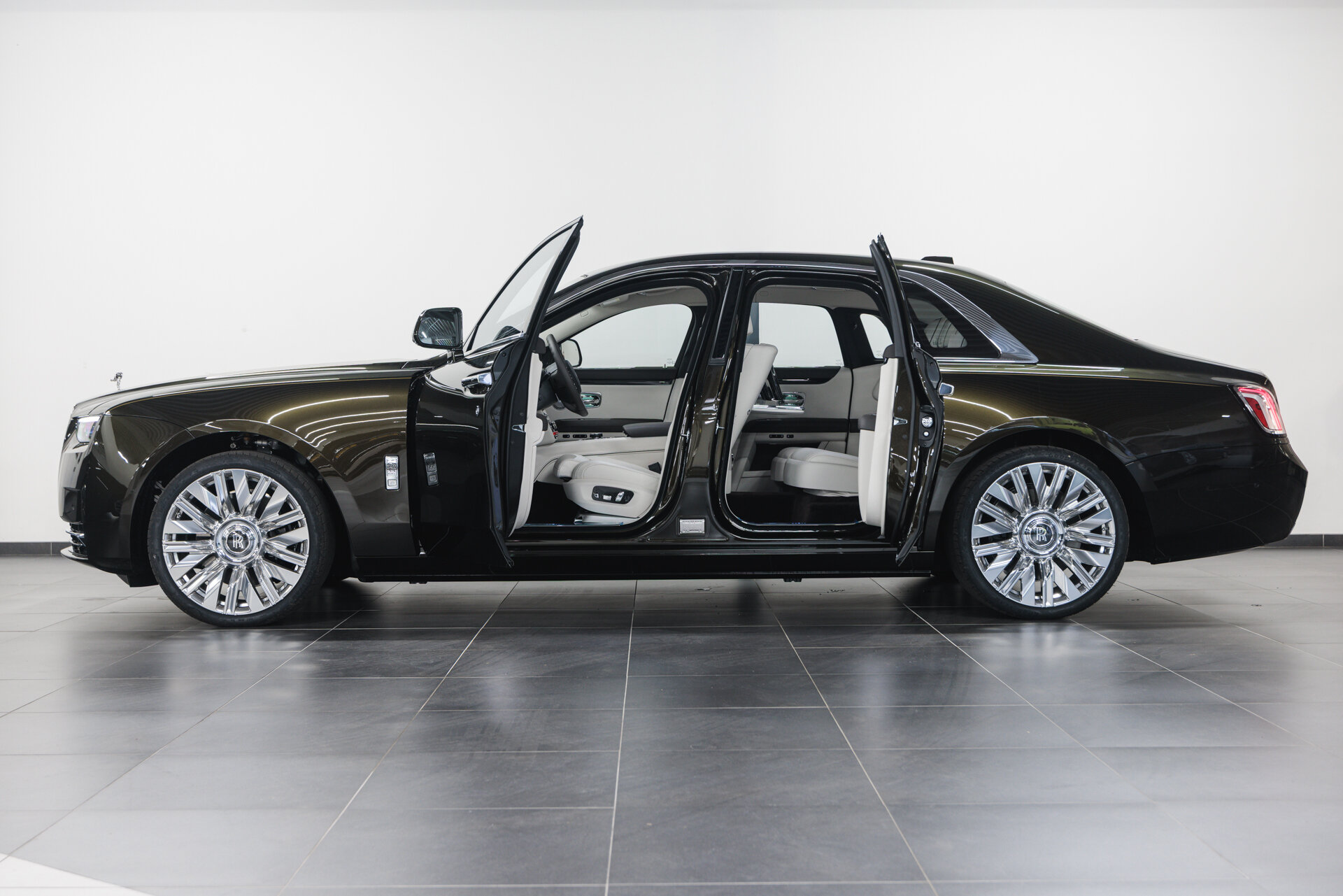 Rolls-Royce Ghost - foto 11