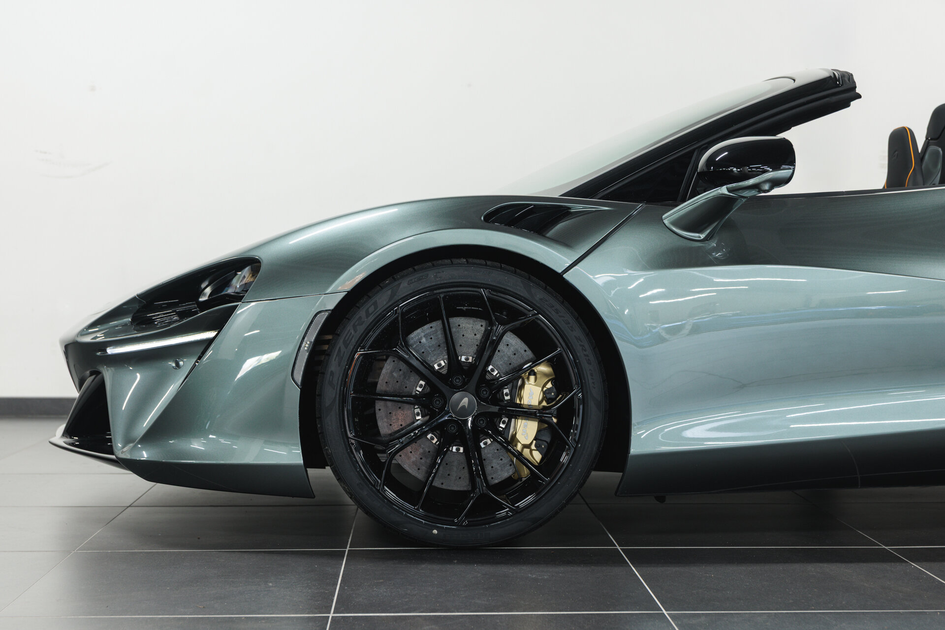 McLaren Artura - foto 12