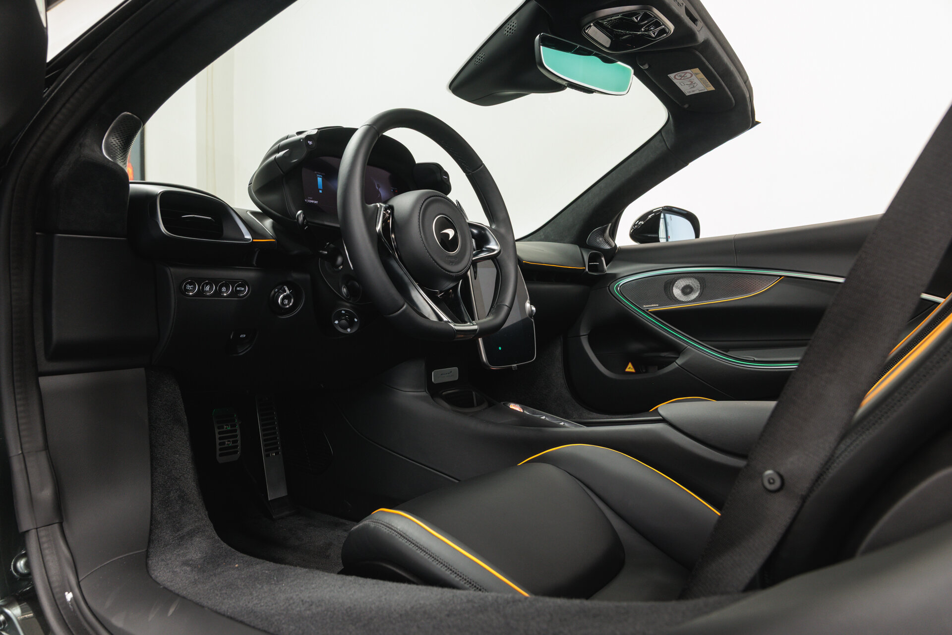 McLaren Artura - foto 13