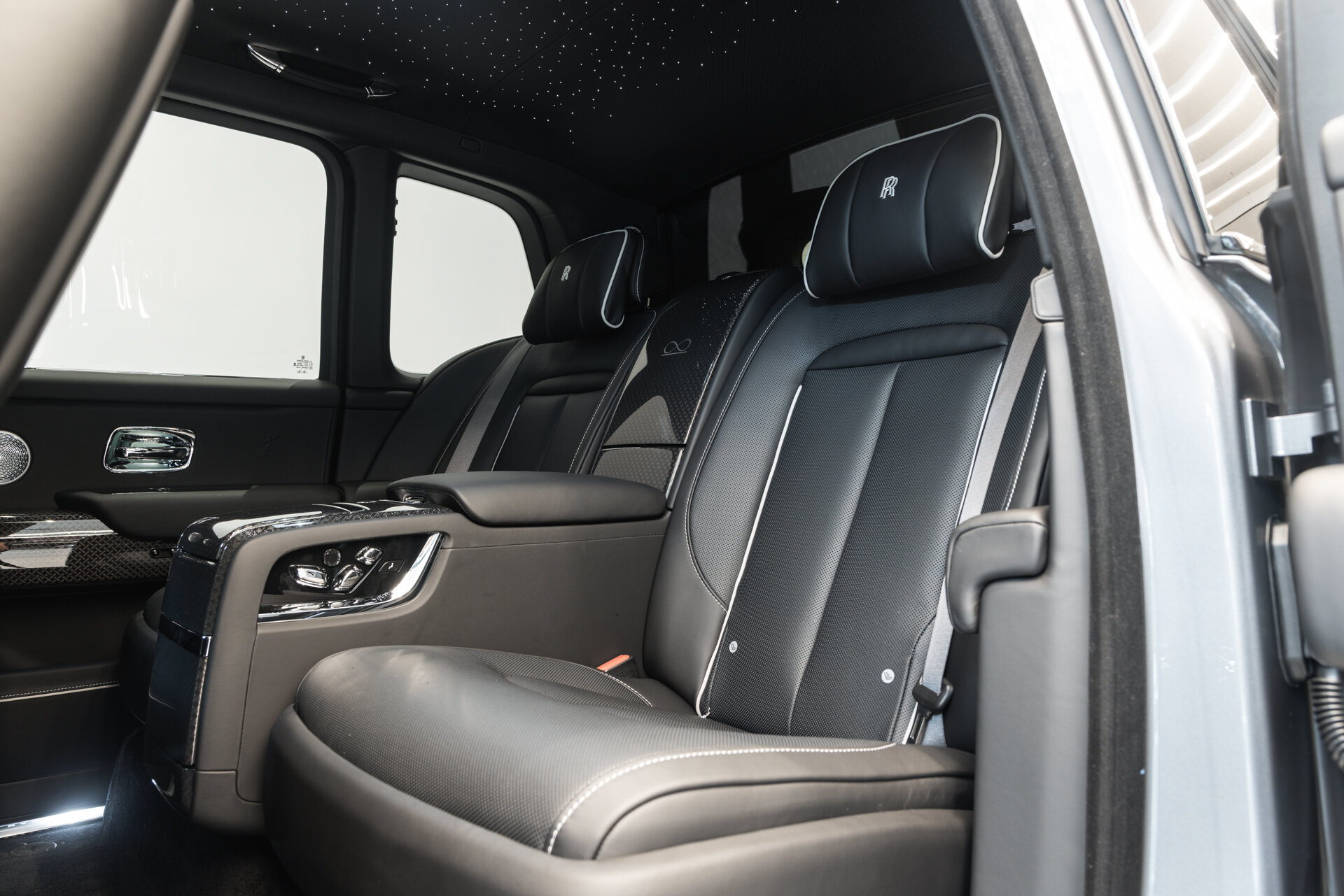 Rolls-Royce Cullinan Black Badge - Afbeelding 4