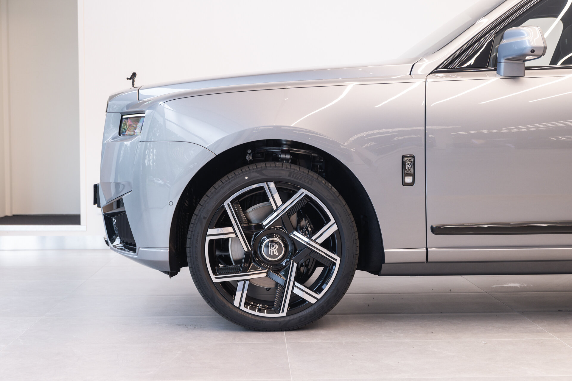 Rolls-Royce Cullinan - foto 10