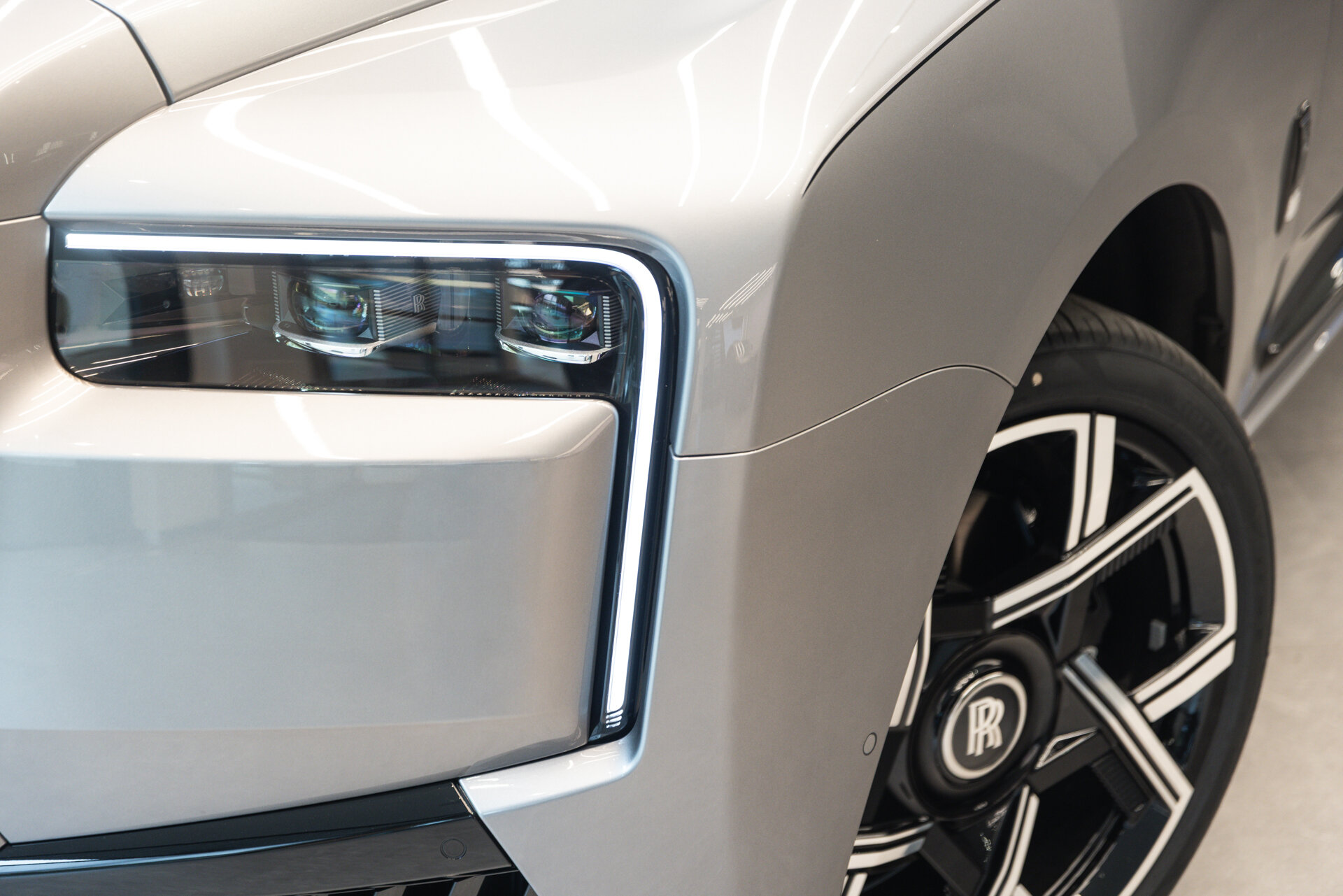 Rolls-Royce Cullinan - foto 14