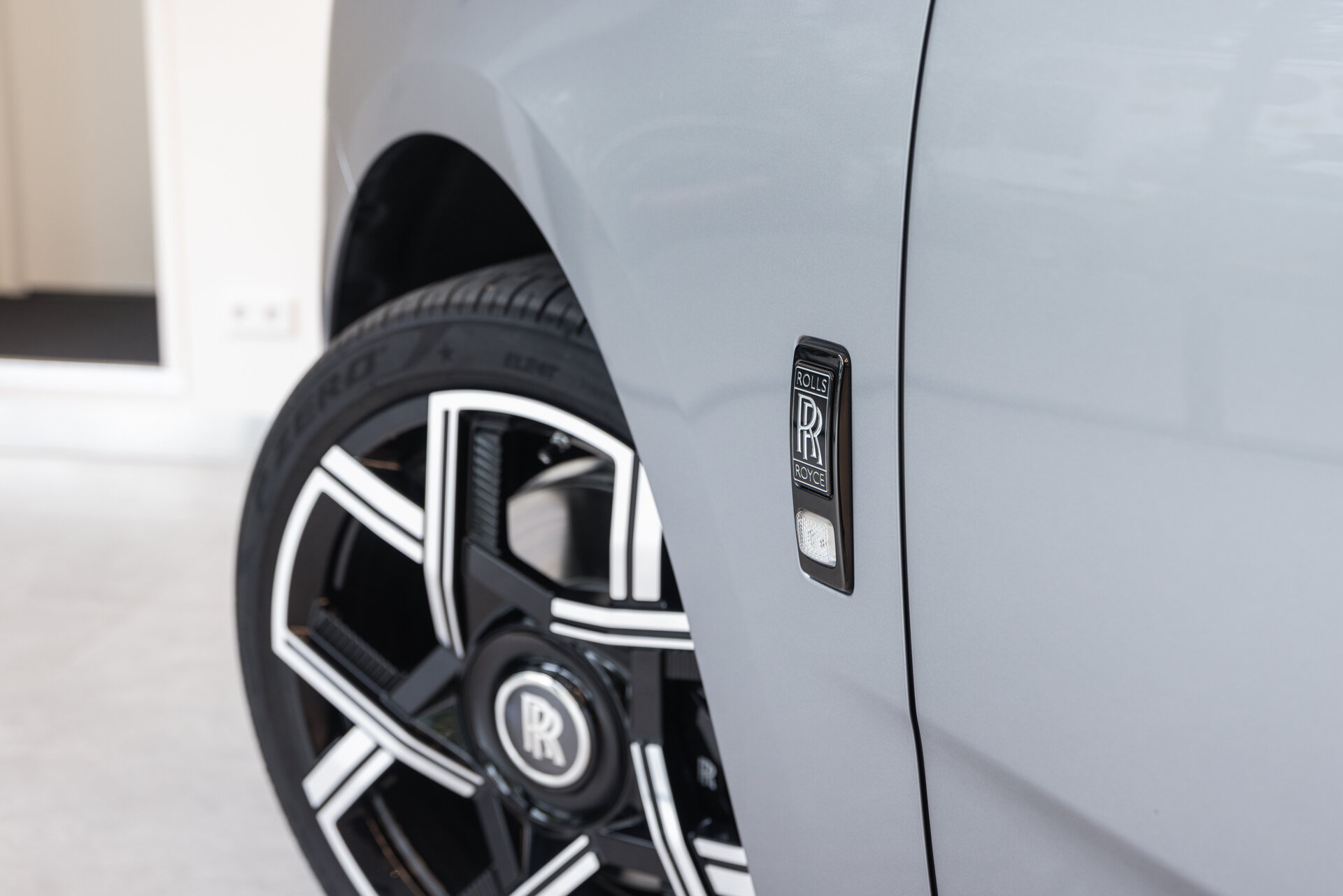 Rolls-Royce Cullinan - foto 23