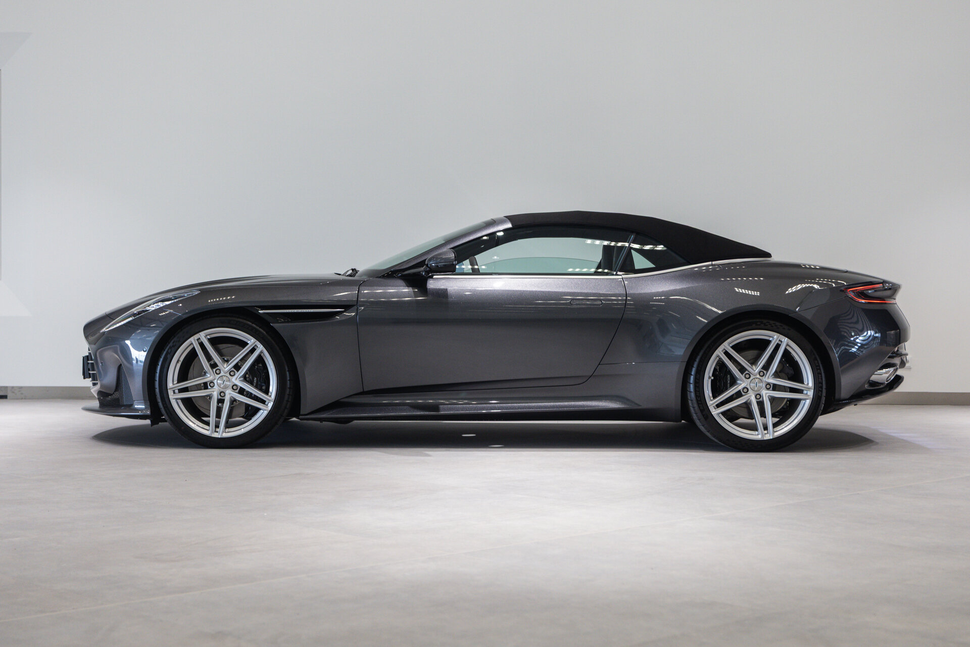 Aston Martin DB12 Volante - Afbeelding 2