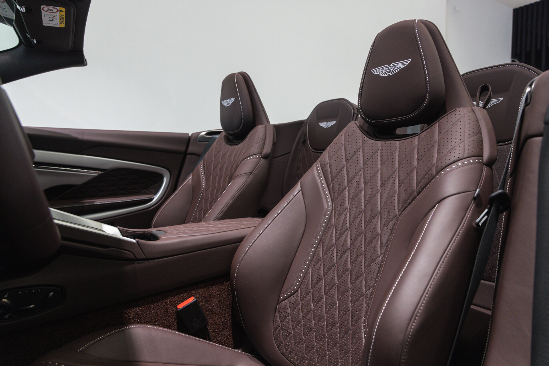 Aston Martin DB12 Volante - Afbeelding 3