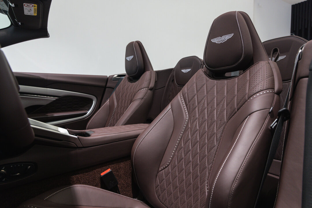 Aston Martin DB12 - foto 3