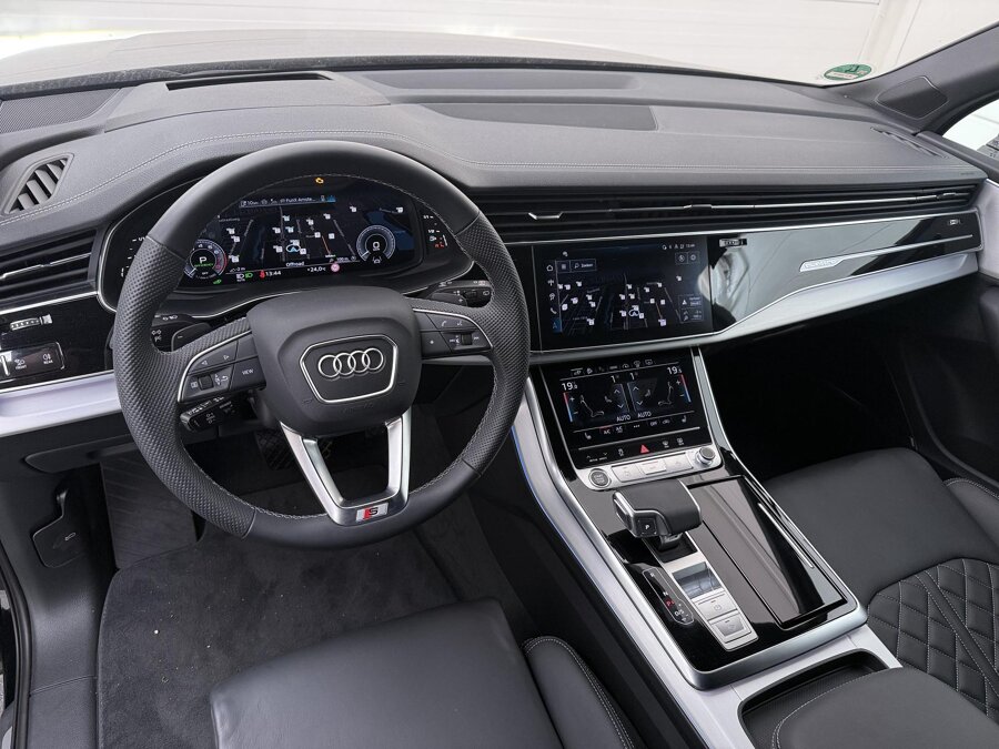 Audi Q7 55 TFSIe Quattro S-line