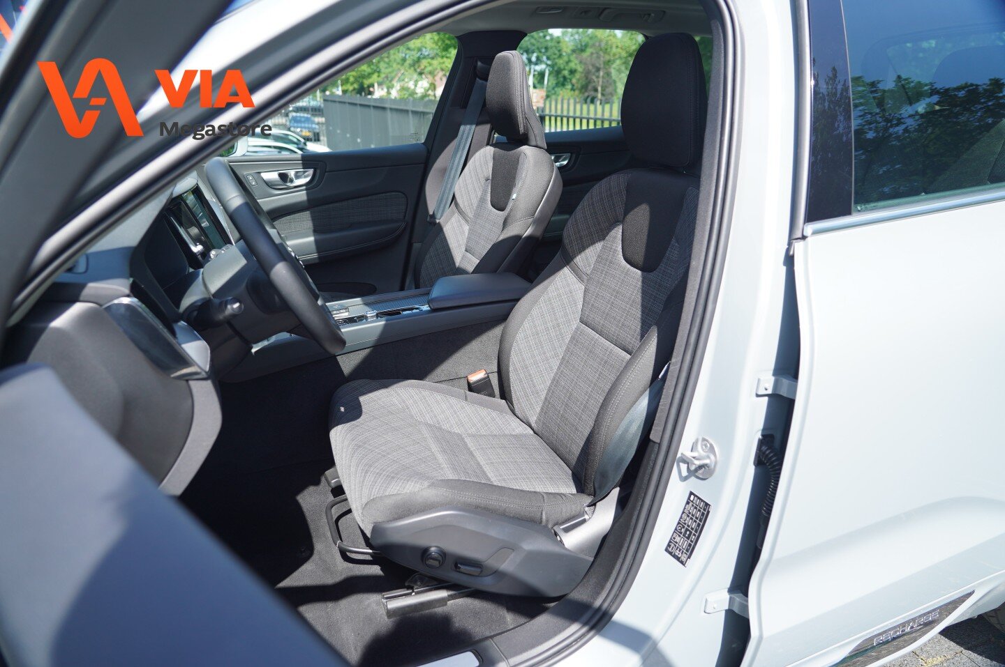 Volvo XC60 Recharge T6 PHEV | Inscription | Pano | Navi | Camera | Virtual | ECC | Cruise | LED | - Afbeelding 4