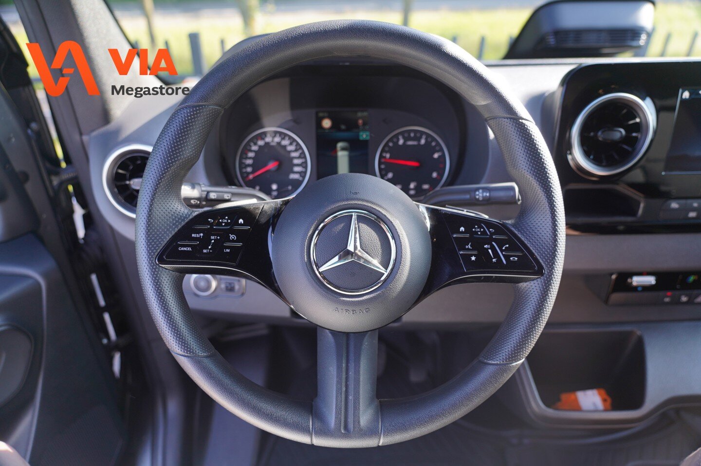 Mercedes-Benz Sprinter 317CDI | PRO | L2H2 | Ideale DC ombouw! BPM vrij | 3.5t AHK voorb. | Cruise | 2pers | Camera | ECC | - Afbeelding 5