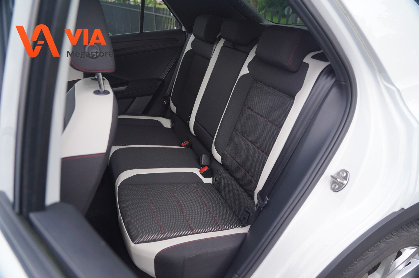 Volkswagen T-Roc 1.5 TSi Sport | Camera | Trekhaak | Stoelverw. | ACC | ECC | LED | Virtual | LM 17" | Full Options! - Afbeelding 5