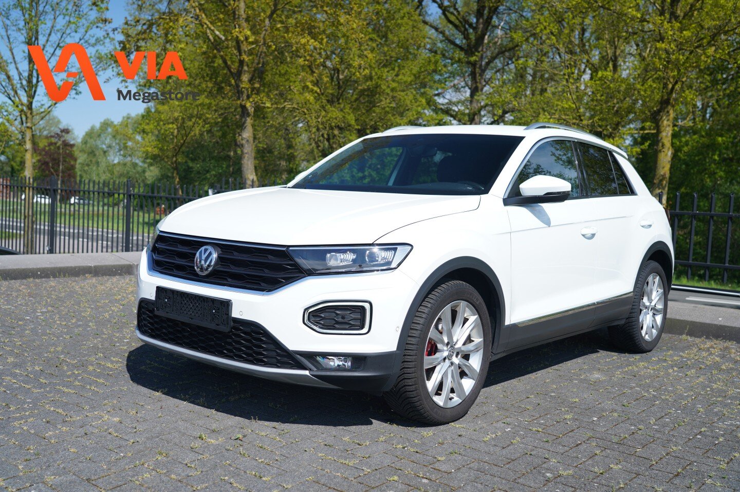 Volkswagen T-Roc 1.5 TSi Sport Trekhaak | LED | PDC | Camera | Stoel + Stuurverw. | ACC | Virtual Automaat