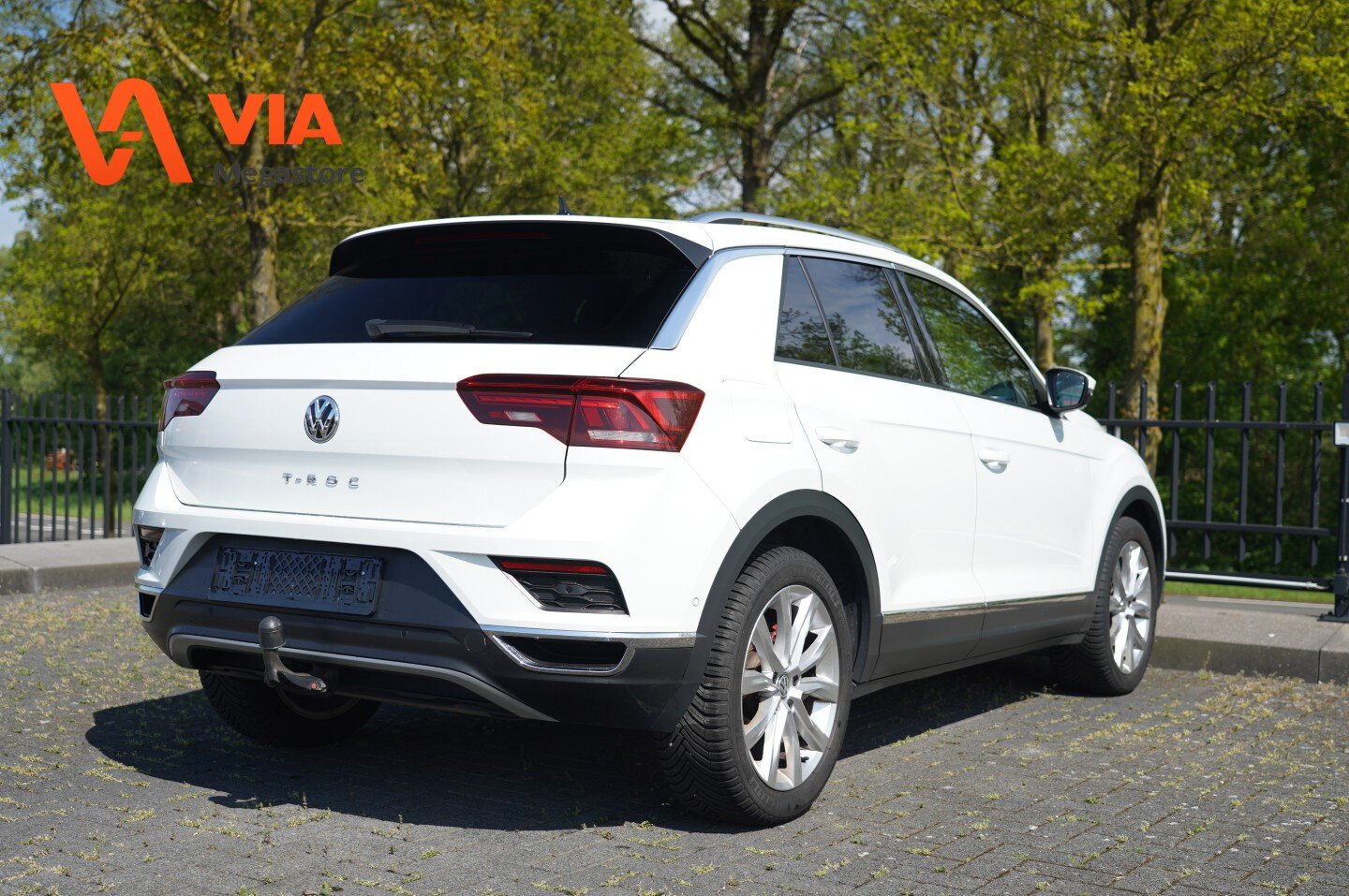 Volkswagen T-Roc 1.5 TSi Sport Trekhaak | LED | PDC | Camera | Stoel + Stuurverw. | ACC | Virtual Automaat - Afbeelding 3