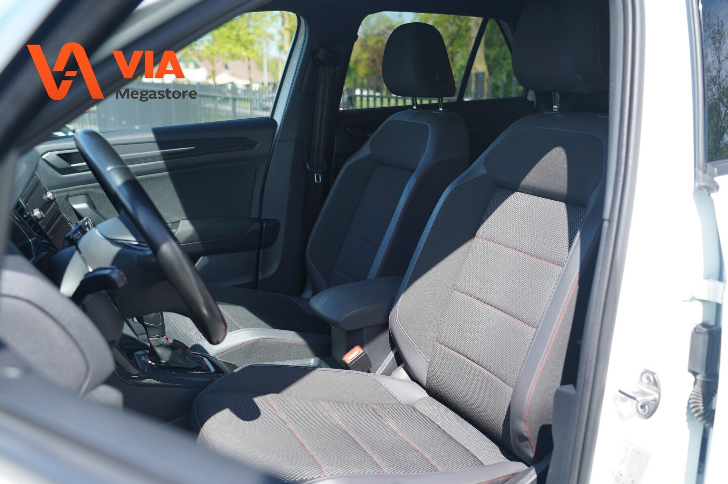 Volkswagen T-Roc 1.5 TSi Sport Trekhaak | LED | PDC | Camera | Stoel + Stuurverw. | ACC | Virtual Automaat - Afbeelding 4