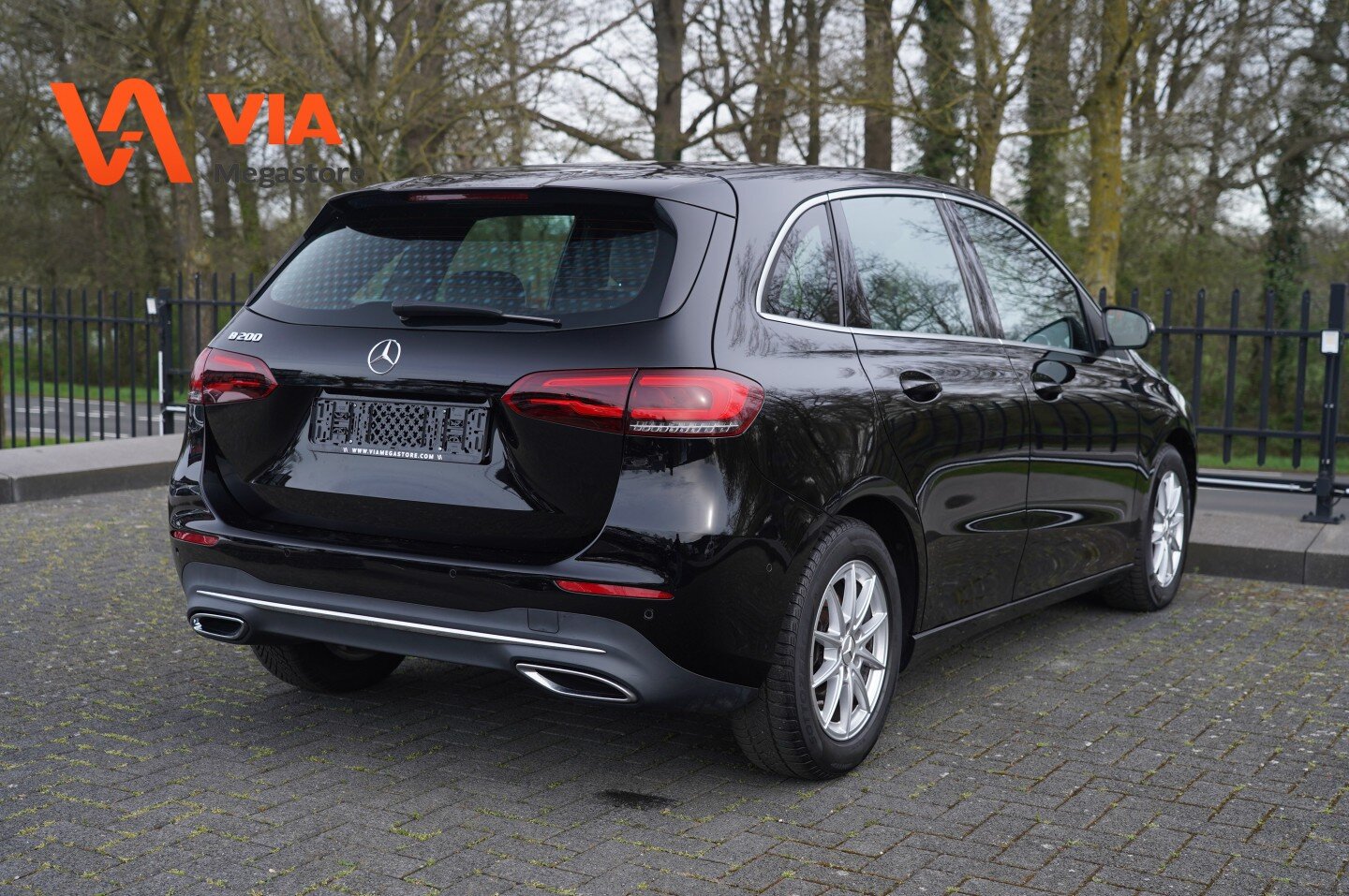 Mercedes-Benz B-Klasse 200 | LED | PDC | Halfleer | Stoelverw. | Climate | Camera | Adaptive Cruise | - Afbeelding 3