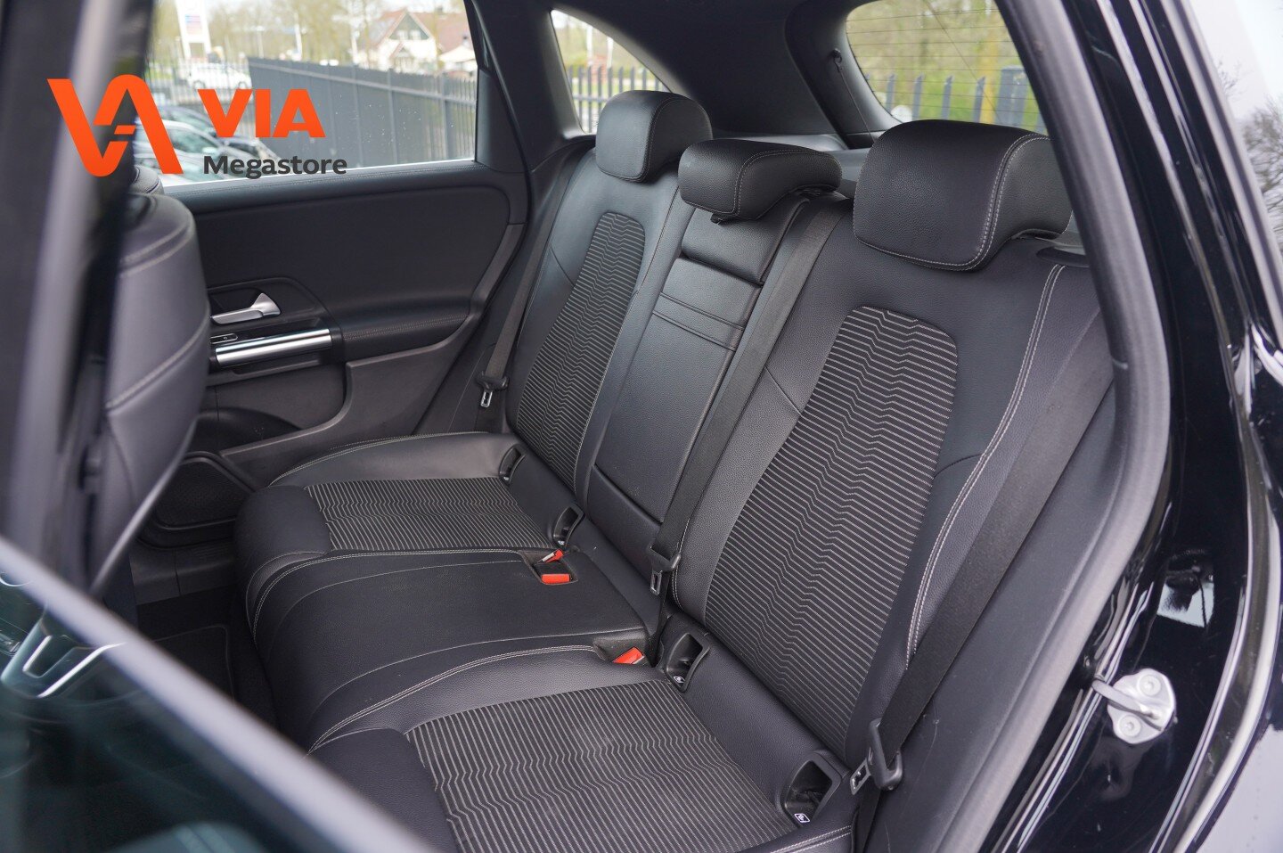 Mercedes-Benz B-Klasse 200 | LED | PDC | Halfleer | Stoelverw. | Climate | Camera | Adaptive Cruise | - Afbeelding 5