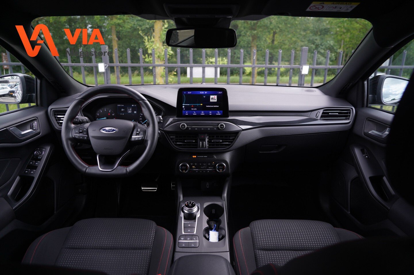 Ford Focus 1.0 | 125PK | ST-Line | Stoel- stuurverw. | Navi | Camera | PDC | Cruise | Sportstoelen | LED - Afbeelding 2