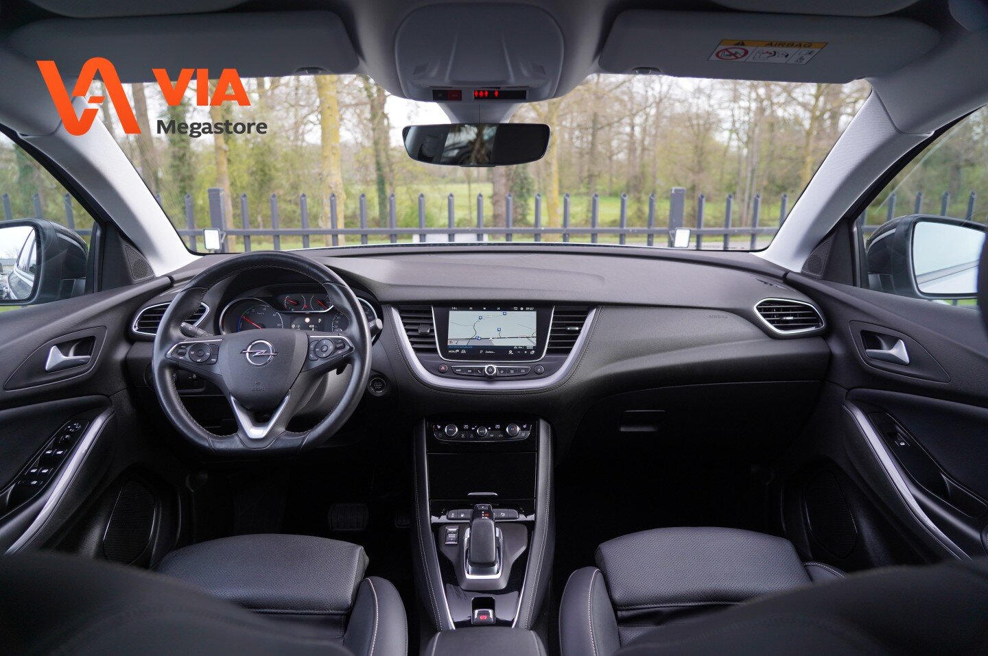 Opel Grandland X 1.6 Turbo 181PK | Ultimate | Trekhaak | Stoelverw. & koeling | Standkachel | Leder | LED | Camera - Afbeelding 2
